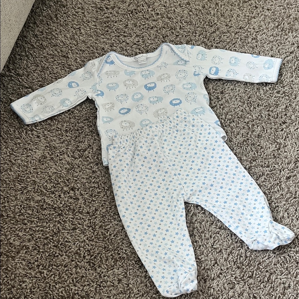 Kissy Kissy Outfit